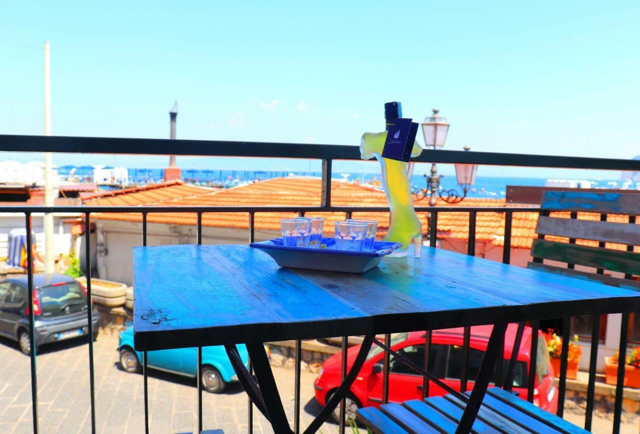 Estate4Home - La Grotta Azzurra Соренто Екстериор снимка